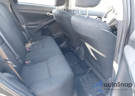 2010 Toyota Matrix z USA, uszkodzony, nr VIN 2T1KU4EE9AC251924